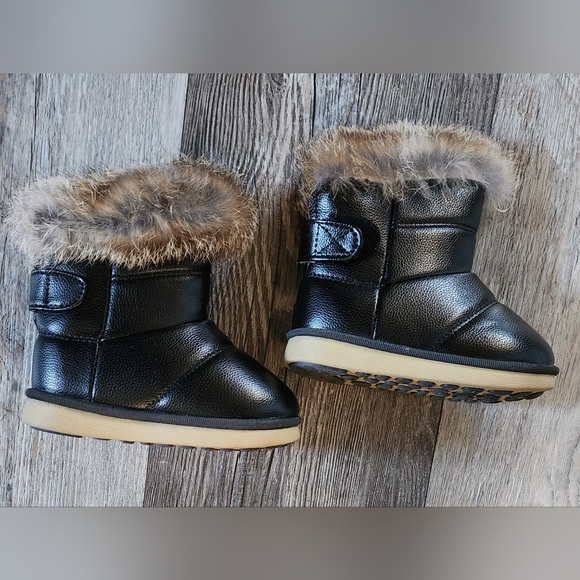 Little Kids Anti-slip PU Leather Flat Winter Boots With Furry Cuff - Picture 3 of 6